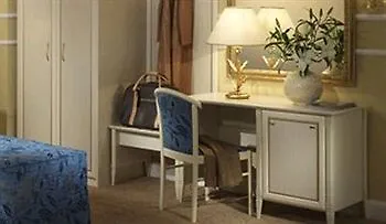Konukevi Relais Bocca Di Leone 4*